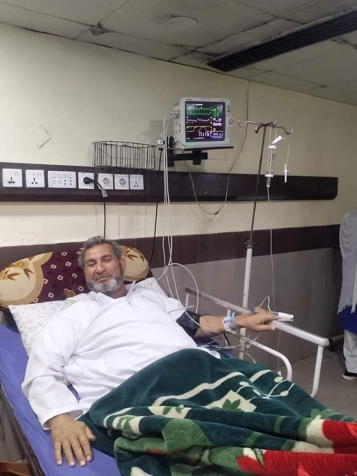 naseemafghan7's tweet photo. د عوامی نیشنل پارټۍ  سب ډويژن حسن خيل سينئر نائب صدر خيالاباز افريدي نن د دې فانې دنيا نه تل دې پاره سترګې پټې کړې په ګور يې نور اوغمجنې کورانې د پاره يې د لوئي څښتن نه د زړه صبر غواړم 
@Azalafridi10 
@MianIftikharHus 
@Khadimhussain4 
@AsgharNawazKha2 https://t.co/rUqU3nwUkH