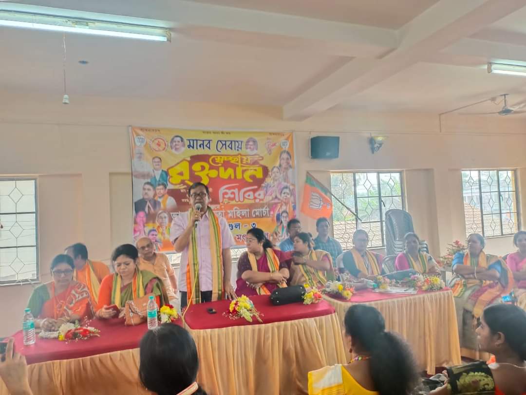 TamlukBJP30's tweet photo. তমলুক সাংগঠনিক জেলা মহিলা মোর্চার উদ্দ্যেগে অনুষ্ঠিত রক্তদান শিবিরে উপস্থিত ছিলেন তমলুক জেলা সভাপতি মাননীয় তপন ব্যানার্জী মহাশয়, মহিলা মোর্চার রাজ্য সভানেত্রী তনুজা ��ক্রবর্তী মহাশয়া সহ অন্যান্য নেতৃবৃন্দ । https://t.co/9613hh7J3j