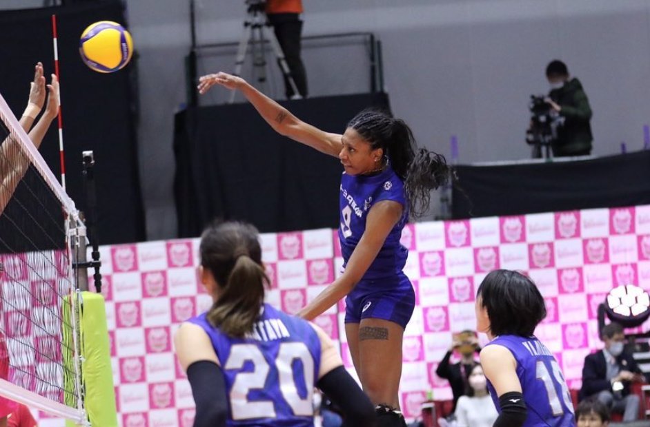 Japan 🇯🇵
Queenseis x Toray (1-3)

Danielle Cuttino
24 kills
57% attack
2 blocks
1 ace

🇺🇸