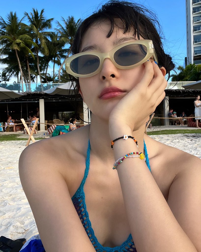 SEULGI_TH's tweet photo. ซึลกิลุคพี่สาวแซ่บมารัวมาก ไม่ปล่อยให้เราพักหายใจกันเลยสักนิด https://t.co/0ac7Q8y9ZN