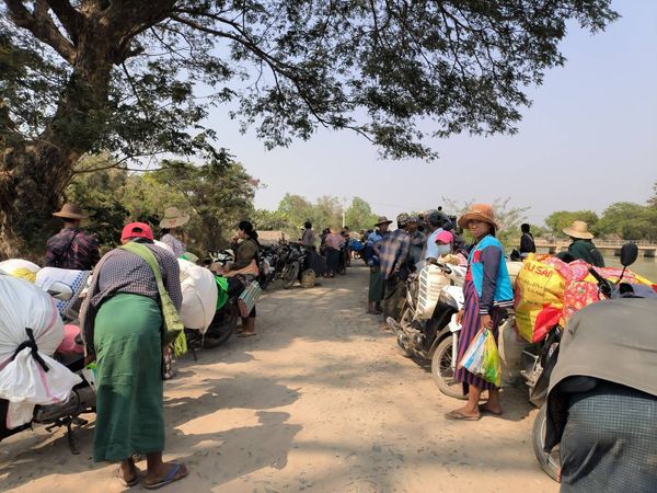 MannShein1's tweet photo. From Feb25 to 26 morning, abt 100 Junta troops have entered the villages & opened fire, causing more than 10,000 residents of at least 10 villages in the western part of #Sagaing Div's #Khin Oo Tsp have been fleeing.
#LegalizationOfNUG
#2023Feb26Coup
#WhatsHappeningInMyanmar https://t.co/15ScUKaZ2e