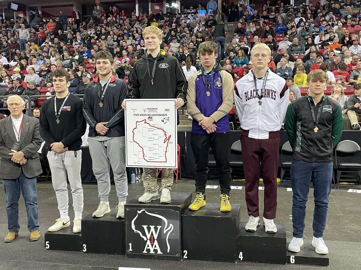 TimKaufman_'s tweet photo. Congratulations @Ian_smith2005 State Champ 195 https://t.co/s0wCTyqIPy