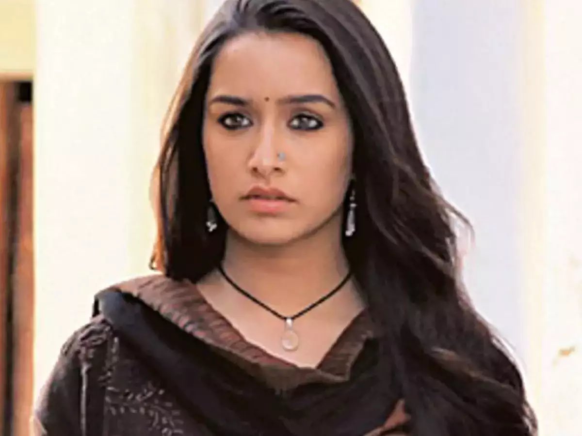 CinemaniaIndia's tweet photo. #ShraddhaKapoor made her feature film debut on this day (26/02) in 2010 with #TeenPatti. In a career spanning 13 years, the actress has worked on 18 films (excluding cameos).
#13yearsOfShraddhaKapoor https://t.co/YIvesJjszU