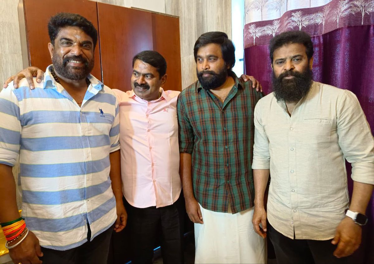 kayaldevaraj's tweet photo. பிப்ரவரி 26 
மதுரையில் இன்று நடந்த அமீர் நண்பர் சர்தார் இல்லத் திருமண நிகழ்ச்சியில், மிக நீண்டதொரு இடைவெளிக்குப் பிறகு நேரில் சந்தித்துப் பேசி மகிழ்ச்சி அடைந்த  நாம் தமிழர் கட்சி தலைமை ஒருங்கிணைப்பாளர் 
சீமான், இயக்குனர்கள் அமீர், @SasikumarDir .

@SeemanOfficial @sureshkamatchi https://t.co/YR6lR0Yo8H