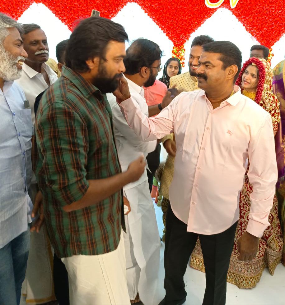 kayaldevaraj's tweet photo. பிப்ரவரி 26 
மதுரையில் இன்று நடந்த அமீர் நண்பர் சர்தார் இல்லத் திருமண நிகழ்ச்சியில், மிக நீண்டதொரு இடைவெளிக்குப் பிறகு நேரில் சந்தித்துப் பேசி மகிழ்ச்சி அடைந்த  நாம் தமிழர் கட்சி தலைமை ஒருங்கிணைப்பாளர் 
சீமான், இயக்குனர்கள் அமீர், @SasikumarDir .

@SeemanOfficial @sureshkamatchi https://t.co/YR6lR0Yo8H
