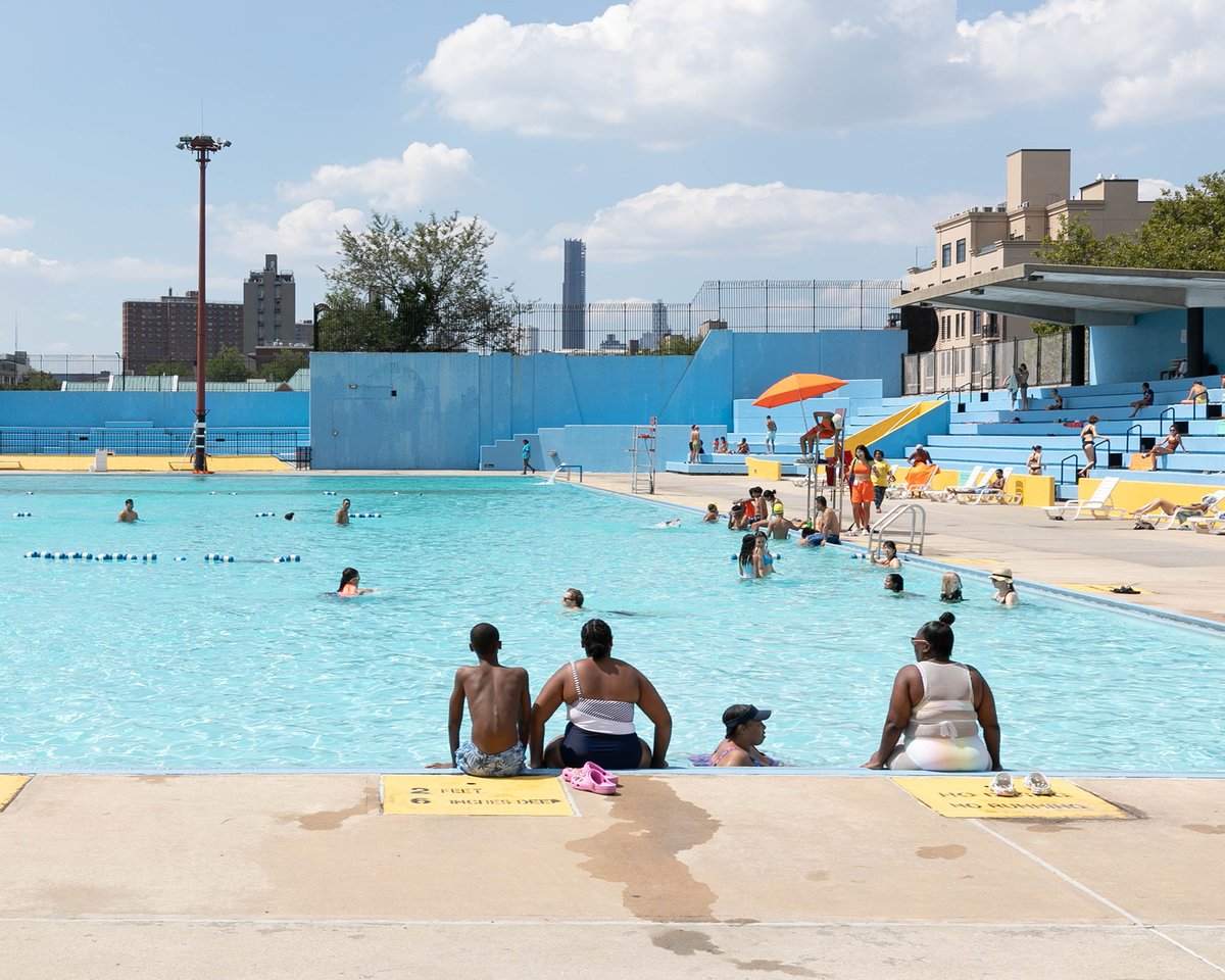 MuseumModernArt's tweet image. @onlyif_arch used the Kosciuszko Pool in Bed Stuy as a case study for NYC pools being open across seasons.

“The People’s Pool” is one of 12 projects for public-facing spaces across New York City’s five boroughs featured in #ArchitectureNow → mo.ma/architecturenow
