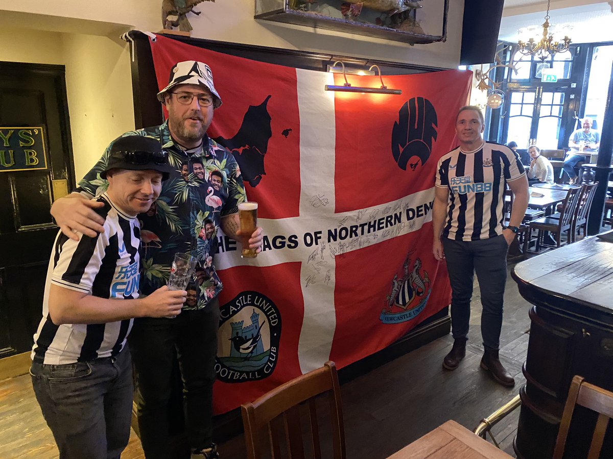 #nufc Copenhagen mags flew in. Toon Toon. #HWTL