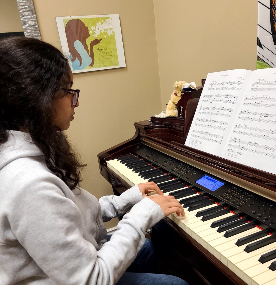 TriToneMusic's tweet photo. Meira is making fantastic progress in her RCM piano and her teacher, Eden, is very happy!
#TriToneMusicStudios #TriToneMusicStudiosOrangeville #PianoLessons #PianoLessonsOrangeville #PianoTeacherOrangeville #PianoStudent #MyRCM #ClassicalPiano #Piano #Pianist #ContemporaryPiano https://t.co/VBeHM3TF1W