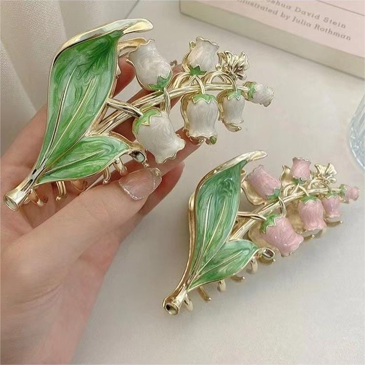 prettiestavenue's tweet photo. lily of the valley claw clip https://t.co/EiCM8JKfID