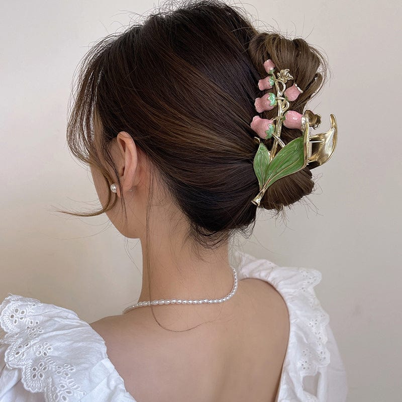 prettiestavenue's tweet photo. lily of the valley claw clip https://t.co/EiCM8JKfID