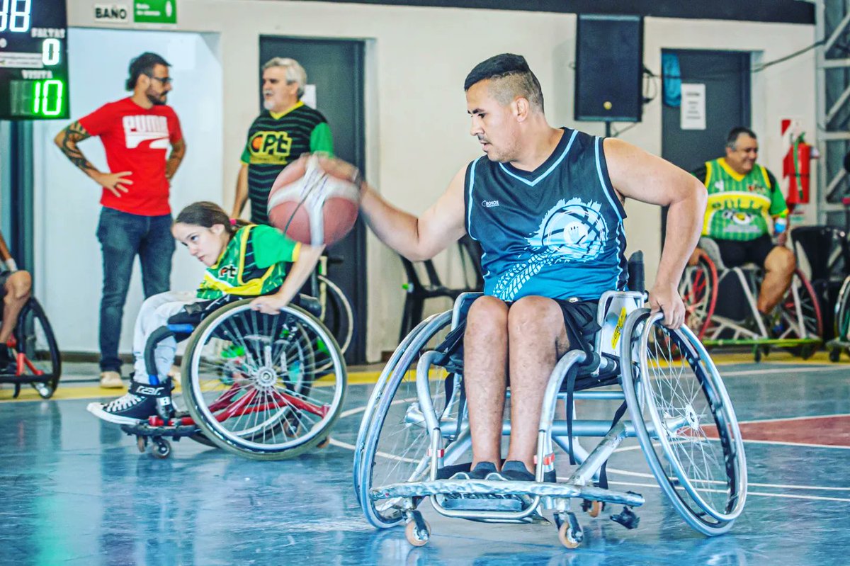 MariaJoseViola's tweet photo. ENCUENTRO DE BASQUET ADAPTADO EN EL PARQUE EDUCATIVO SUR. 🏀🤩
📍En el marco del Programa Derecho al Verano, se llevó a cabo el 2°#TorneoRelámpago de #BasquetAdaptado. https://t.co/ogqha5Rctl
