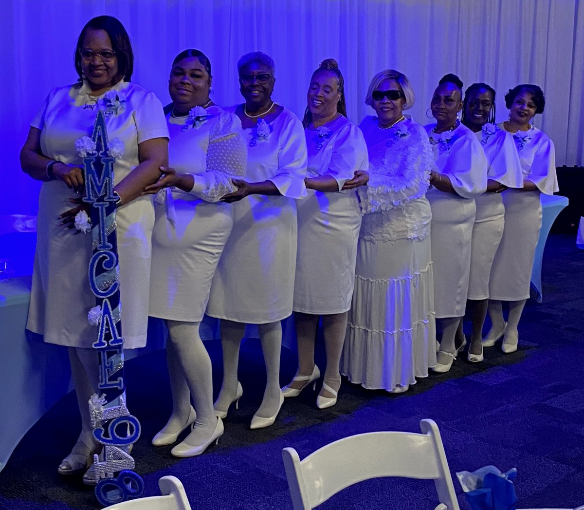 Congratulations to the newest members of the #DetroitZetaAmicae - welcome to the #BlueAndWhiteFamily

The #DetroitZetas celebrate our #FinerFriends 💙

#zetaamicae #ZetaPhiBeta #betaomicronzeta #embracetheswell
