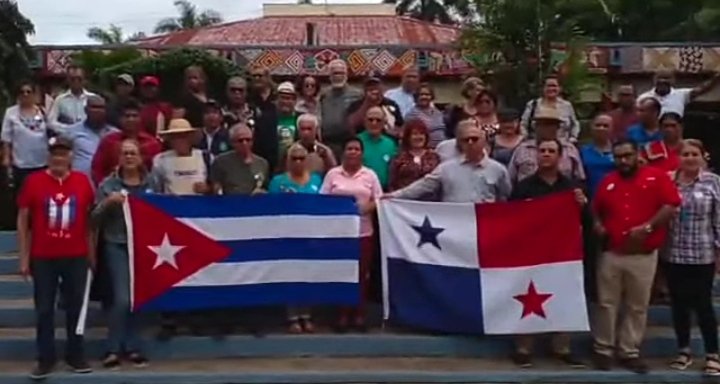 Y desde #PANAMÁ no se hizo esperar el llamado donde MOVIMIENTOS de SOLIDARIDAD con #CUBA🇨🇺 y CUBANOS RESIDENTES en ese PAÍS se UNIERON nuevamente EXIGIENDO a <a href="/POTUS/">President Donald J. Trump</a>👇
📣 #PuentesSiBloqueoNo
#EnVideo📳
📌youtu.be/wYtmSwXVwoQ
📌instagram.com/reel/CpIIFFhgA…
@enlacallepty_
