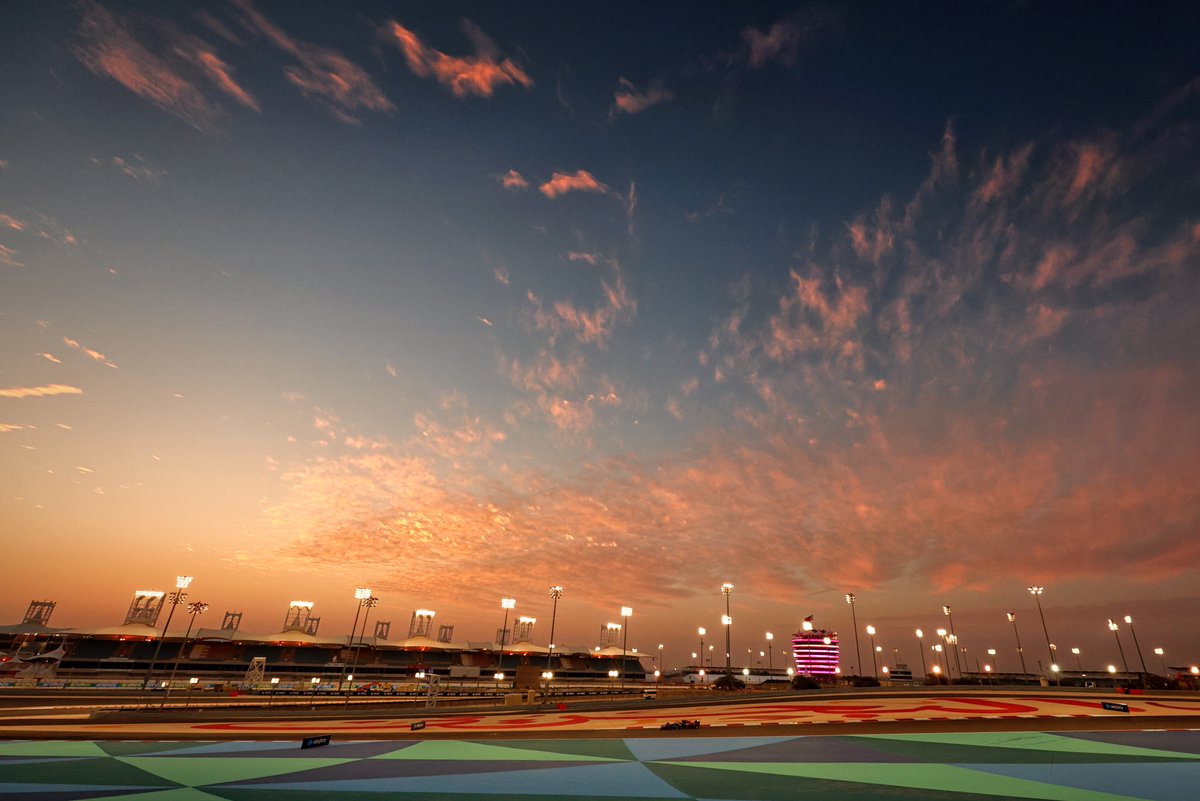 Dernier_Secteur's tweet photo. Nous sommes enfin entrés dans une SEMAINE DE COURSE 🙏🤩

La F1 est de retour ce week-end à Bahreïn. Départ du premier Grand Prix de la saison dimanche à 16h ! 

#F1 #BahrainGP 🇧🇭 https://t.co/o3wjBhSXx3