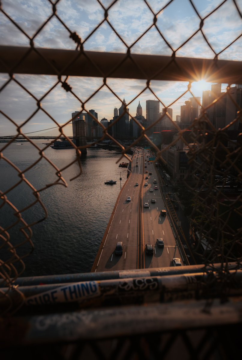 giltamin's tweet photo. Gm✨

Photos I took from the Manhattan Bridge 📸

Have a nice Sunday! https://t.co/F9nCv23p4s