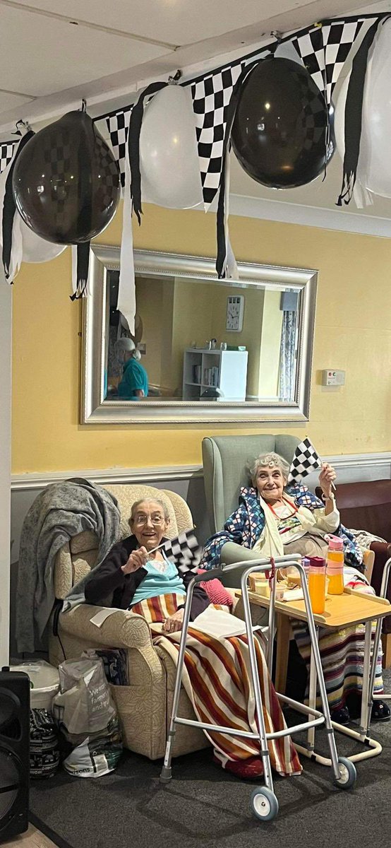 BykerHallCare's tweet photo. Huge support for Newcastle Utd today from everyone at Byker Hall Care Home
⚫️⚪️⚫️⚪️⚫️⚪️⚫️

#newcastle #nufc #carabaocup🏆 #showusyourflag #residents #newcastlefc #CarabaoCupFinal https://t.co/sfRCkenTDP