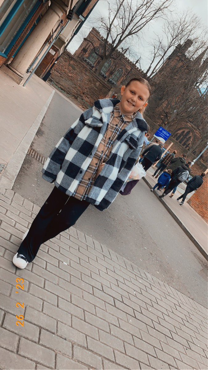 CleoRob58130636's tweet photo. HAPPY 10th BIRTHDAY HARPER!! She’s spent the day in Chester city centre spending some of her birthday money. @school_ws @Class5_6M https://t.co/luJ8xAa8UM