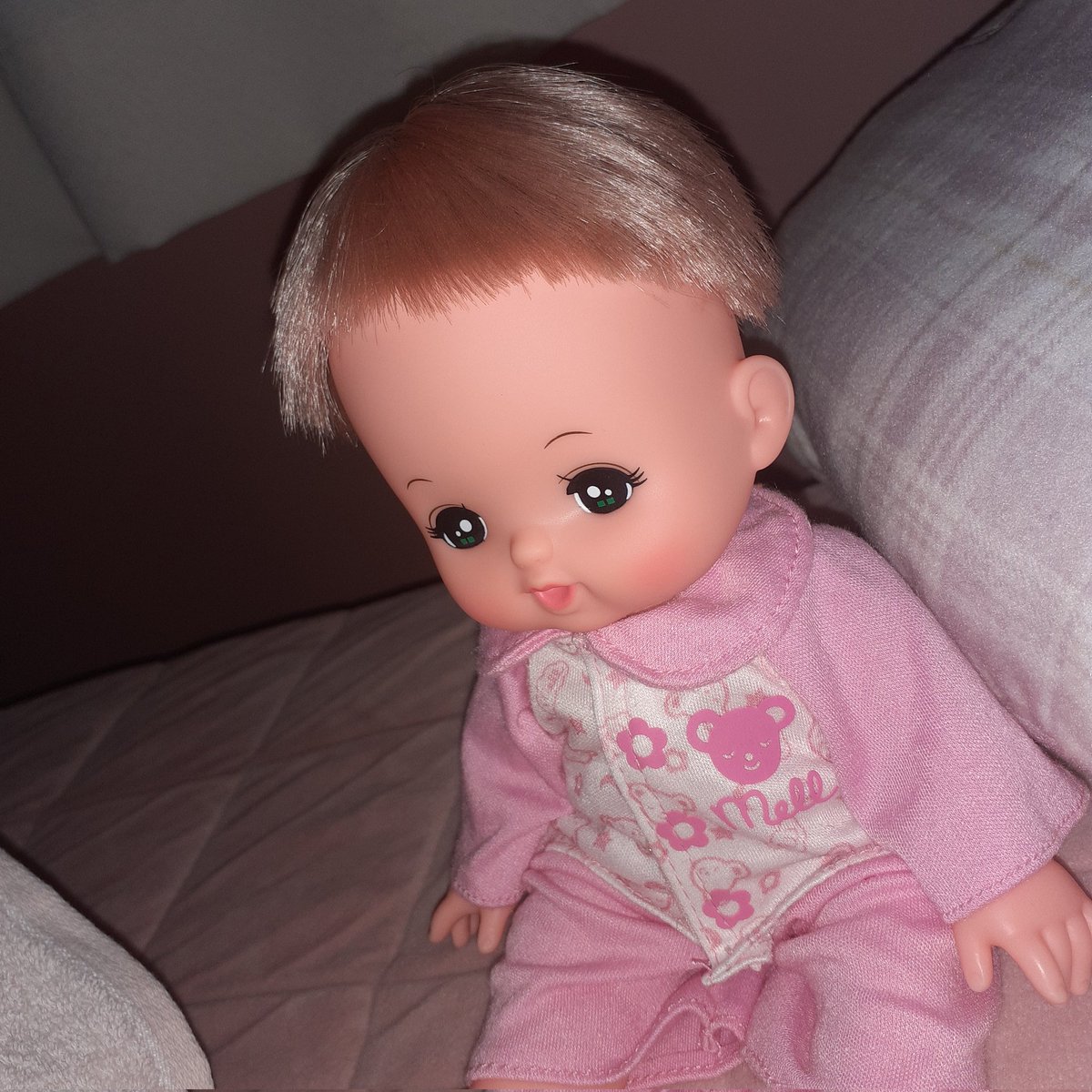 #見た人も無言でピンクの何かを上げる