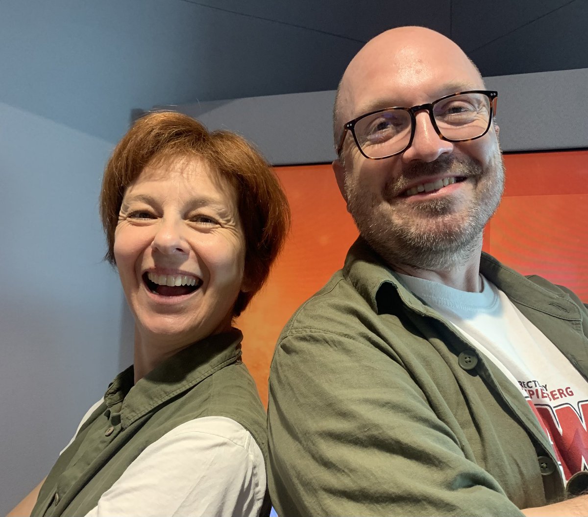 BBCRadioWales's tweet photo. Join Lynn Bowles at 3 👍🏼

🏴󠁧󠁢󠁷󠁬󠁳󠁿 Welsh food guru Nerys Howell looks forward to St David’s Day 

🎥 Ben Rive picks classic films on the tv and celebrates Hollywood’s leading men @SnowcatCinema 

The fun starts at 3 🤡 
@BBCSounds https://t.co/n6IJ3WkAD5