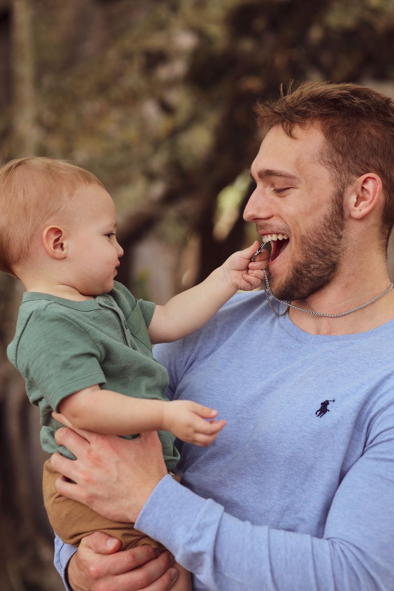 peyton_fit's tweet photo. Here’s a slide show progression of my nephew feeding me my necklace. Very generous of him. https://t.co/5Kq6AWuAw8