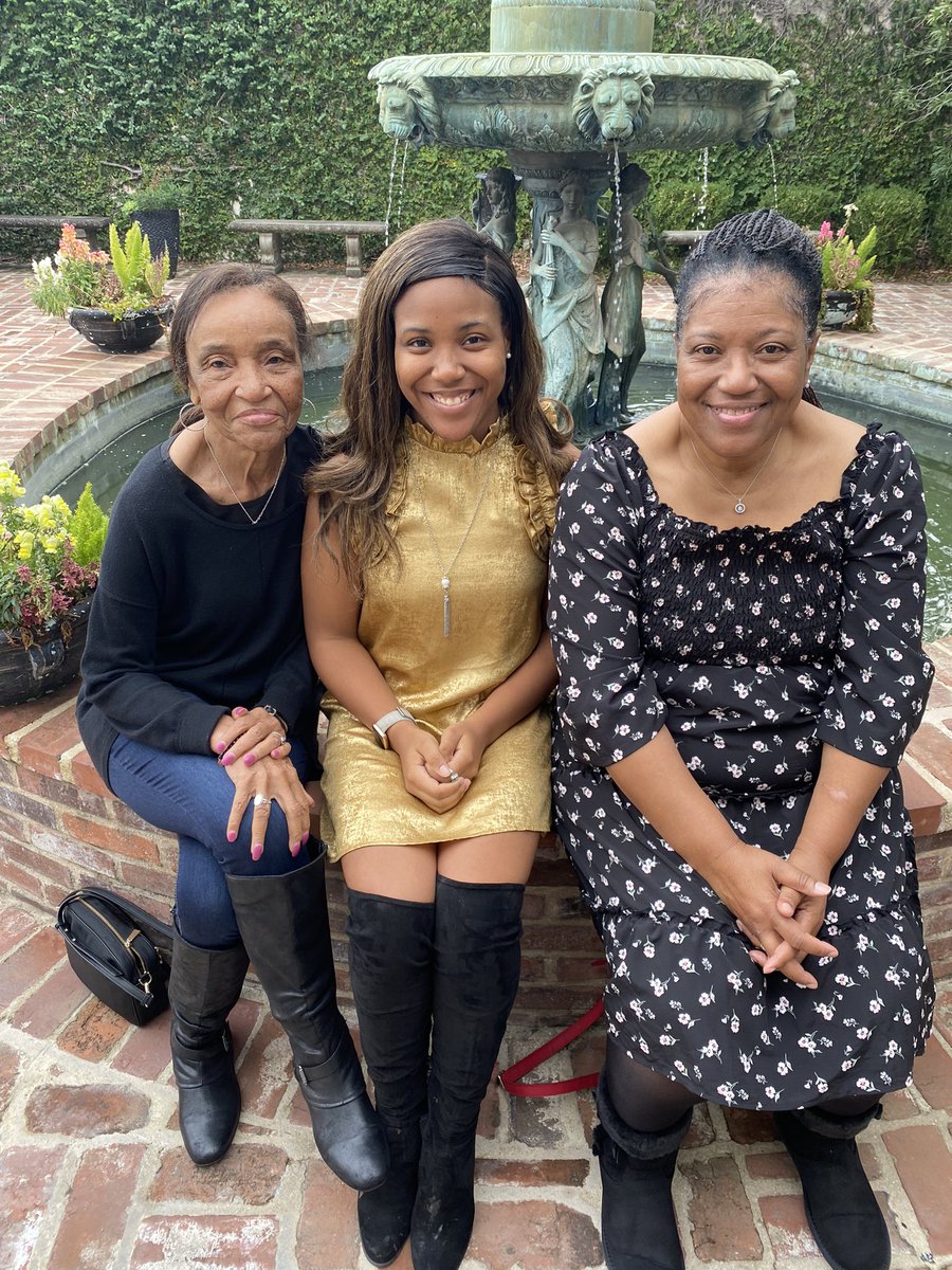 Ronda&LindsayScott tweet media