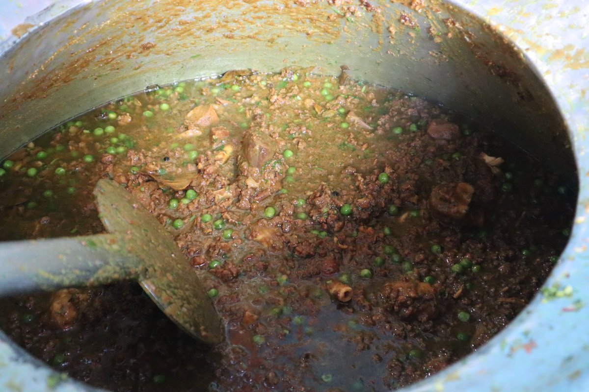 ZCookhouse's tweet image. Fusion Recipe ** Nalli Mutton Keema Masala ** by Mumbai Wedding Caterers youtu.be/4qzO1-JU898
#muttonkeema #keemamasala #keema #mumbaifood #weddingfood #indianweddingfood #zainabcookhouse