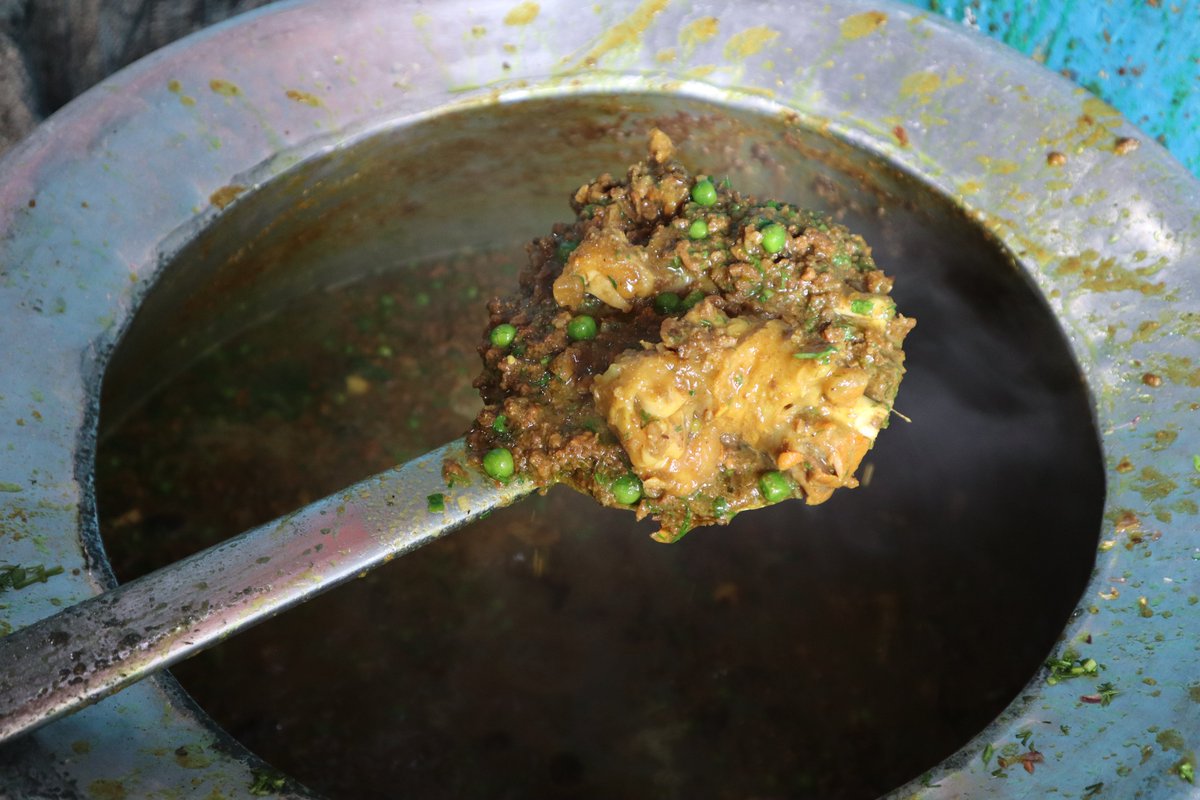 ZCookhouse's tweet image. Fusion Recipe ** Nalli Mutton Keema Masala ** by Mumbai Wedding Caterers youtu.be/4qzO1-JU898
#muttonkeema #keemamasala #keema #mumbaifood #weddingfood #indianweddingfood #zainabcookhouse
