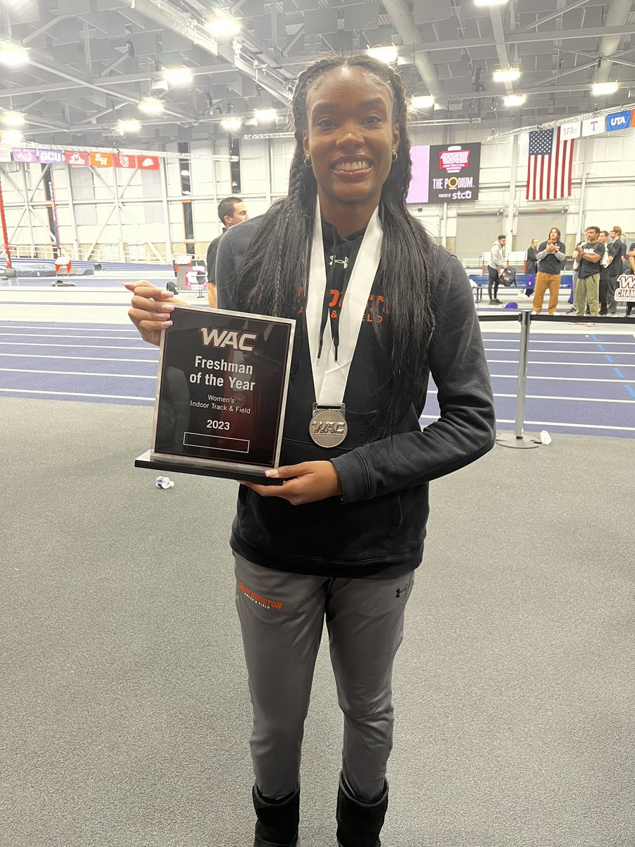 jump_jade10's tweet photo. Very happy with my first conference meet. Placed 2nd with a new pr of 42’5.25 and was named WAC freshman of the year. Good way to end indoor season, now time for outdoor!!🤍 https://t.co/xZyODAniv6