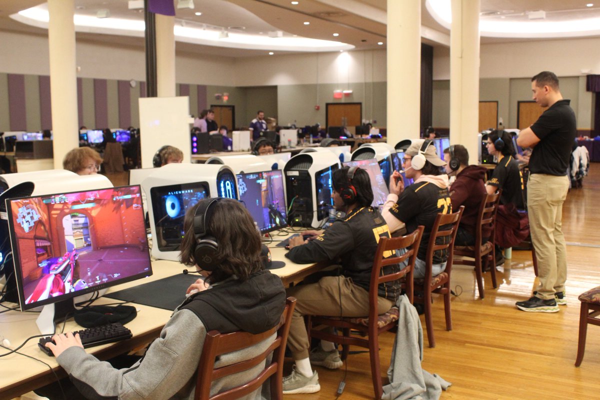 esports_ottawa's tweet photo. Congratulations to our #bravesVAL for advancing to the top 4 in the #cval south winter tournament! Great job in their victory against UH Premiere! https://t.co/6Uiomgb91p