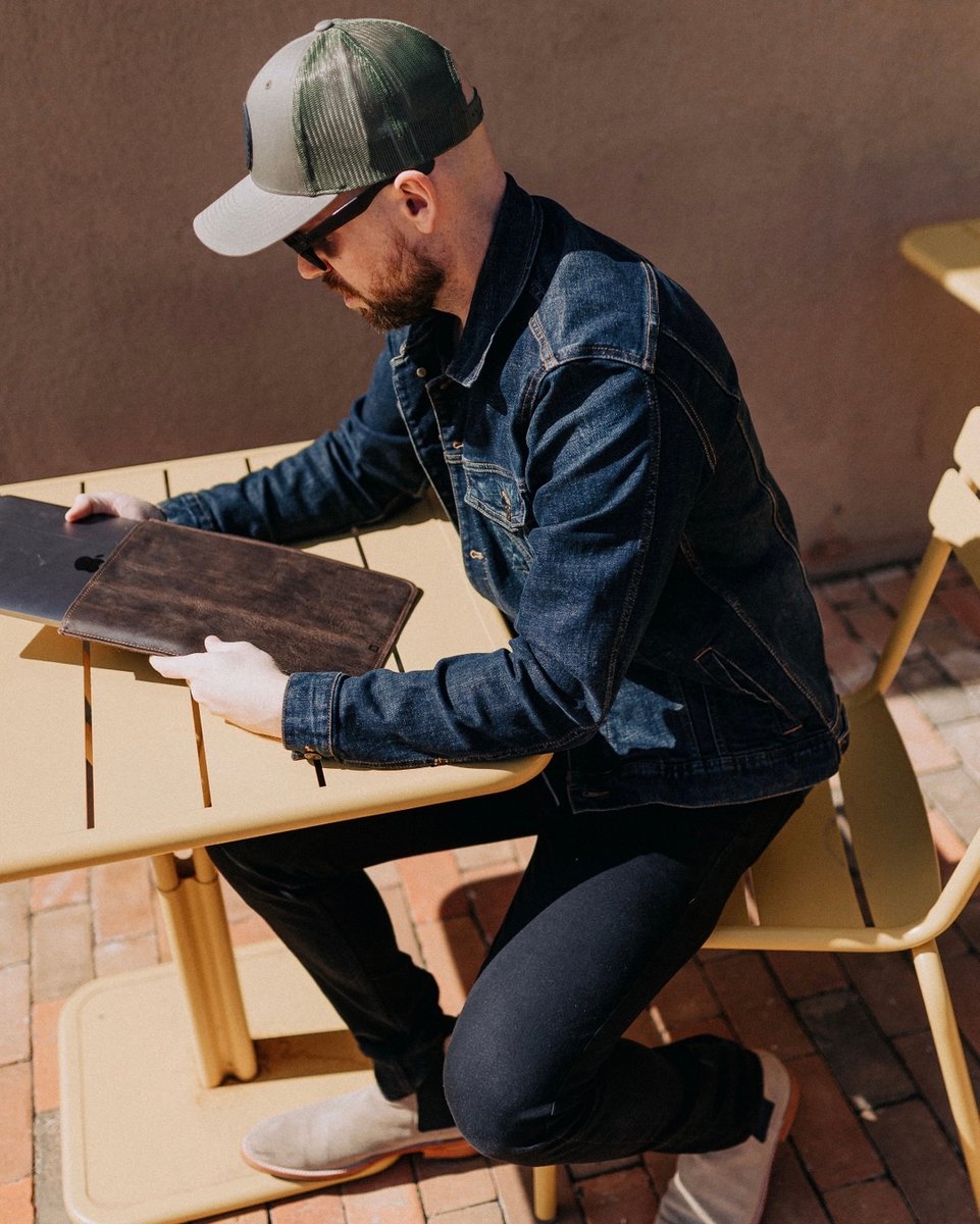 missionleather's tweet photo. Take your tech on the go in style with our sleek and chic leather accessories - they're the ultimate in portability and sophistication. https://t.co/9OCu1uFLSy