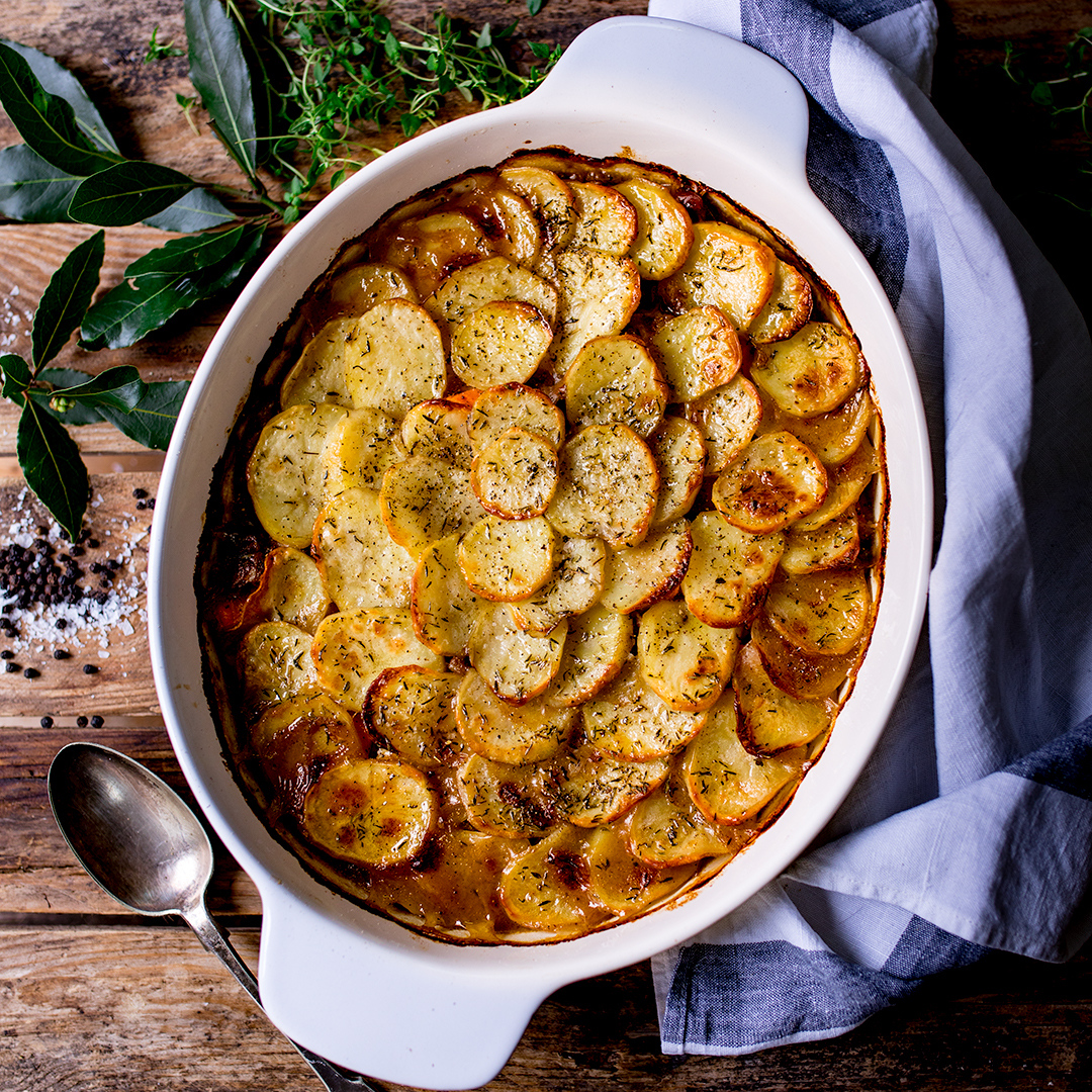 #LancashireHotpot - Succulent lamb in a meaty gravy, topped with potatoes that are tender underneath & crisp on top.
Any dish that still remains popular nearly 200 years after it's creation is going to be a damn good meal. 😋
⁠kitchensanctuary.com/traditional-la…
 #hotpot #traditionalfood