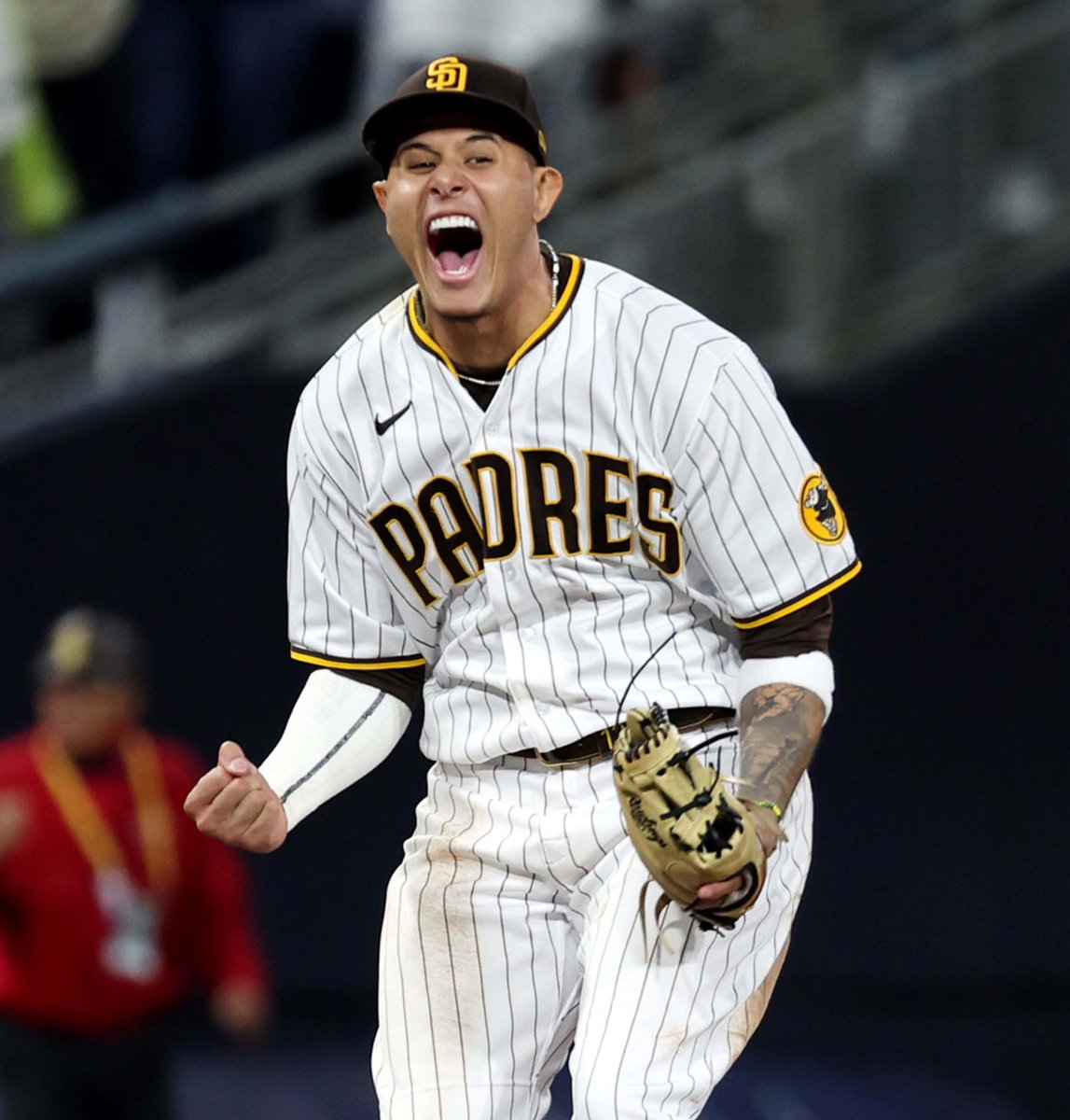 AnalisisDptivo's tweet photo. Manny Machado llega a un acuerdo de una extensión de contrato con los Padres por 11 años y 350 MILLONES!!!!

¡Primer jugador en firmar dos contratos de más de 300 millones!

#analisisdeportivo #mannymachado #padres #padresbaseball #sandiegopadres #padresnation #mlbdominicana #mlb https://t.co/nQroNpkNfm