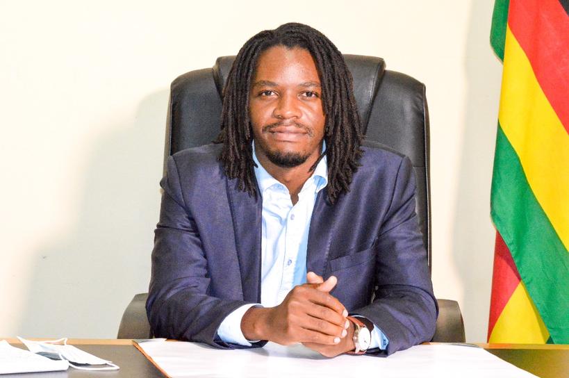 DanTheBull20's tweet image. Very young and not mature
Has nothing at all he has done in his  Glen View South Constituency 

He must try something else
Politics is not for him
Unless we just vote him for his late father works🤔

#VoteForCompetency 

In 

#2023GeneralElections