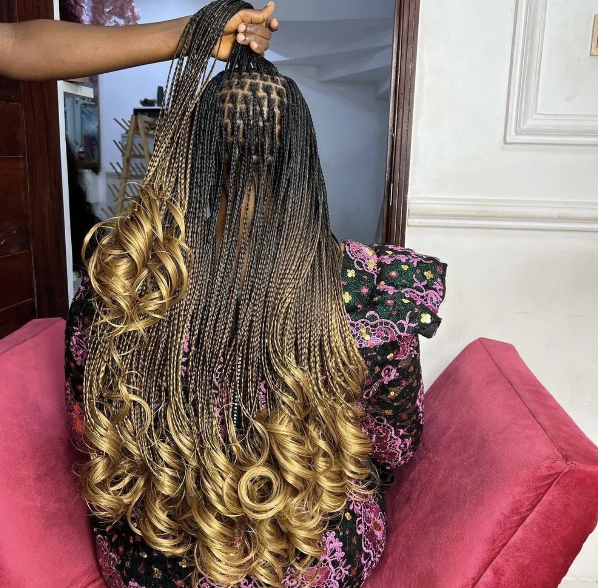 Chimsciaa's tweet photo. Venez acheter vos mèche de French curl hair chez moi si vous êtes à Montréal 

25$ pour un paquet dans lequel on a 2 boules 
Ig: chimhair 
📍Montreal, Québec https://t.co/klR24VsY0G