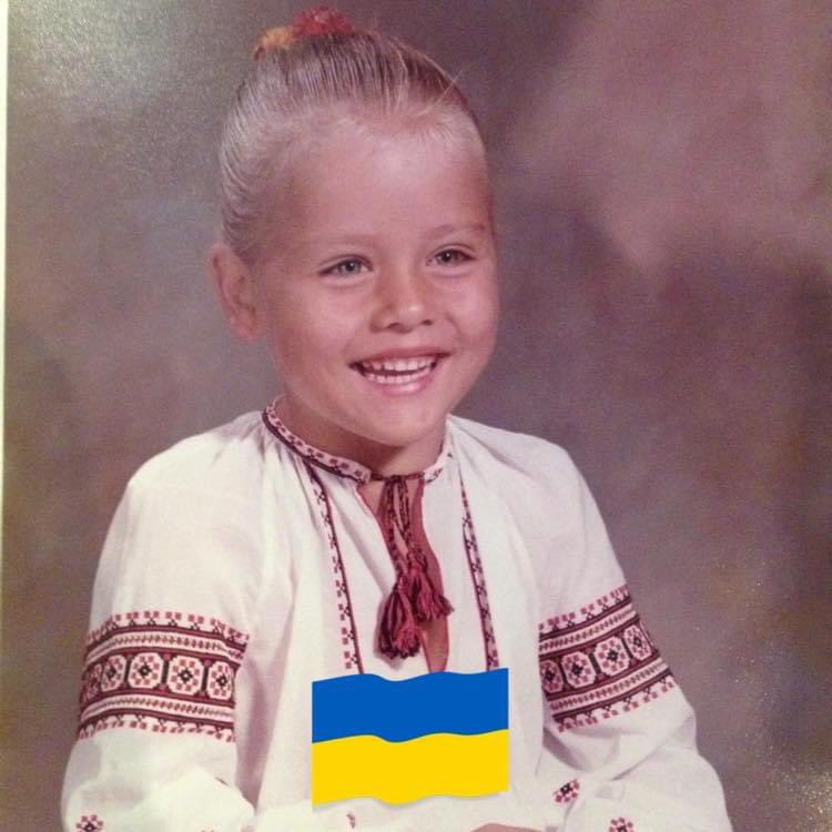 CDNSpacegal's tweet photo. This little girl is me on the left - me as an adult on the right - let all the little Ukrainian girls &amp; children live in peace and freedom in Ukraine 🇺🇦 and that their dads come back to them &amp; continue living in peace &amp; freedom #slaviukraine https://t.co/56KgHH7ivj