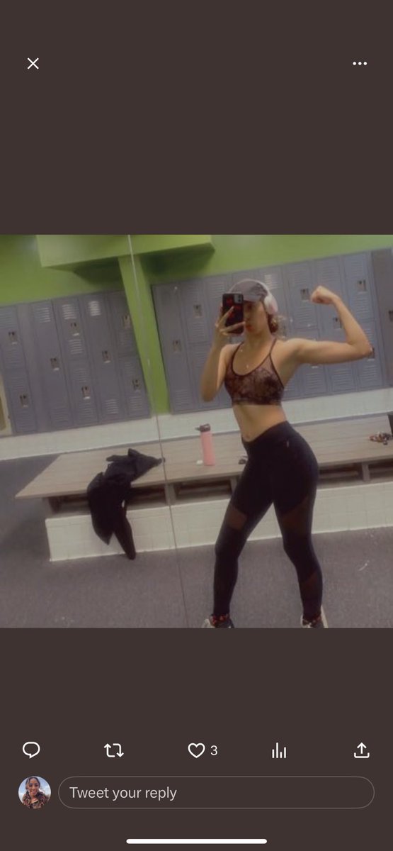 yikesitsbri's tweet photo. Shoulders, Traps, and Lats have entered the chat. 😊 #twoyears https://t.co/k9xWBcaq9T