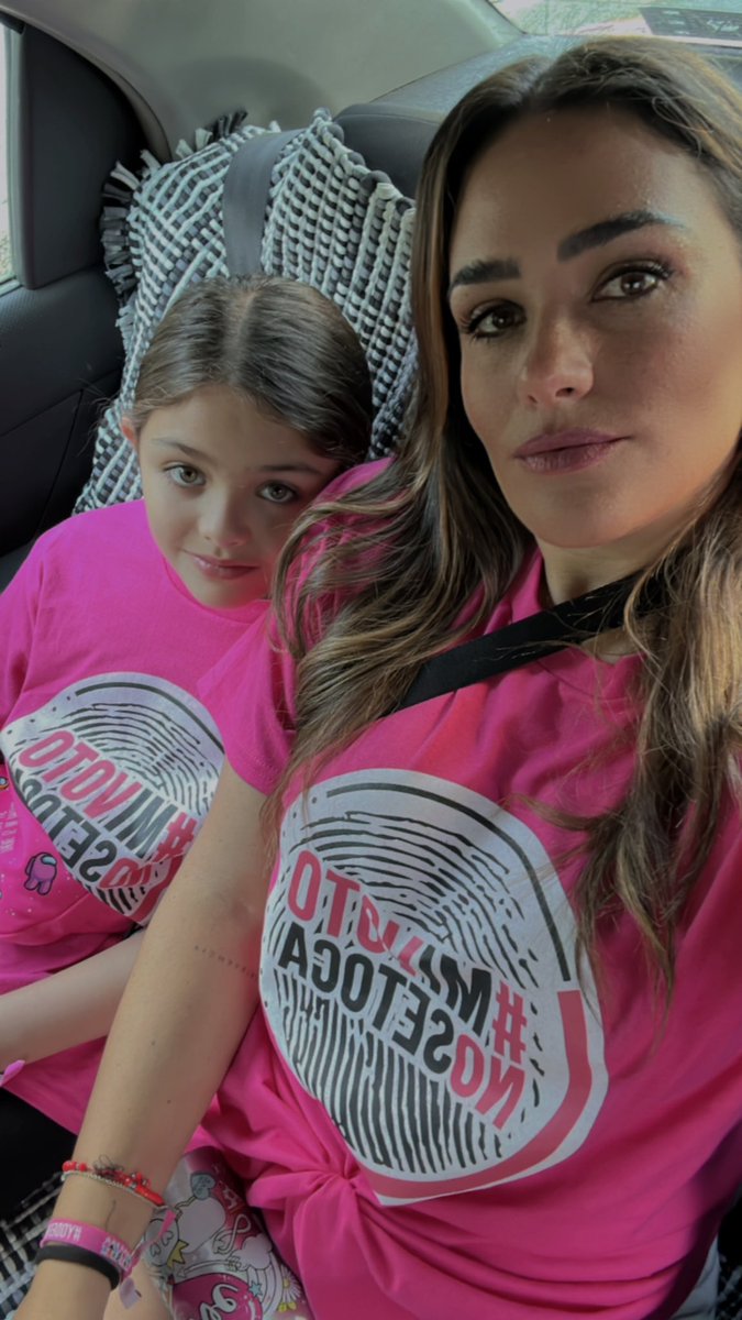 Hoy empieza la Primavera Mexicana. 
Concentración histórica y pacífica en el zócalo para defender la democracia, defender a nuestro México. 

Por ella, por las y los nuestros. 

#MarchaINE 
#MiVotoNoSeToca 
#MiVotoSeRespeta 
#ElINENoSeToca