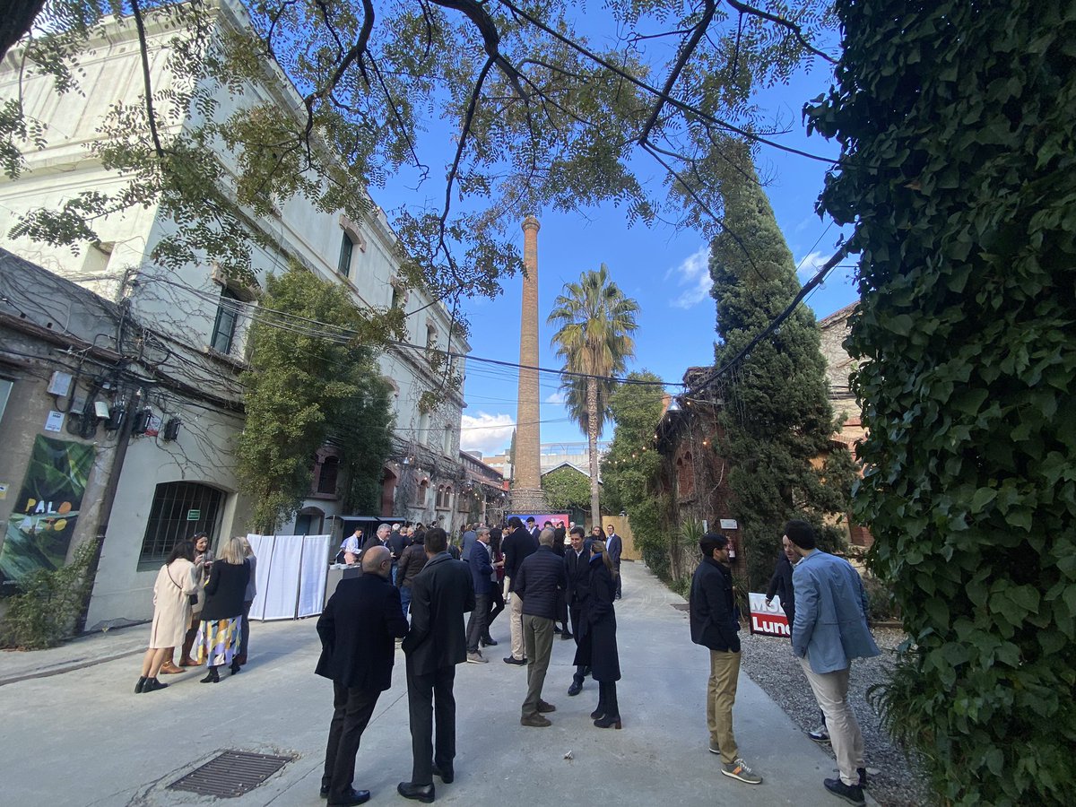albertortas's tweet photo. Un any més, #Barcelona celebra el #MobileLunch la trobada de referència de l’ecosistema digital i la societat civil de la ciutat prèvia al Mobile World Congress 2023 #MWC2023 @MWCapital @GSMA @perearagones @carmeartigas @laiabonetrull @ffajula @Fira_Barcelona https://t.co/tBglhraqW5