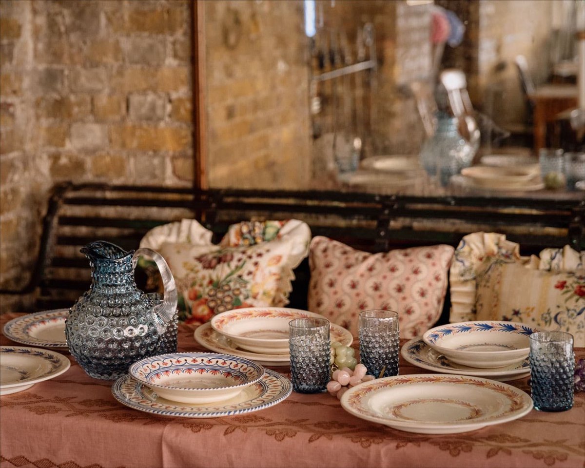 louiseroe's tweet photo. With #tablescaping you can recreate any atmosphere and travel anywhere, simply by mixing #linens, #vintage bits, pretty #ceramics &amp; flowers. Today, I added a touch of rustic #Provence to my table.

Check out the result: https://t.co/NostFnWzIA

#tabletop #tabletopdesign https://t.co/oJhHNUI0D1