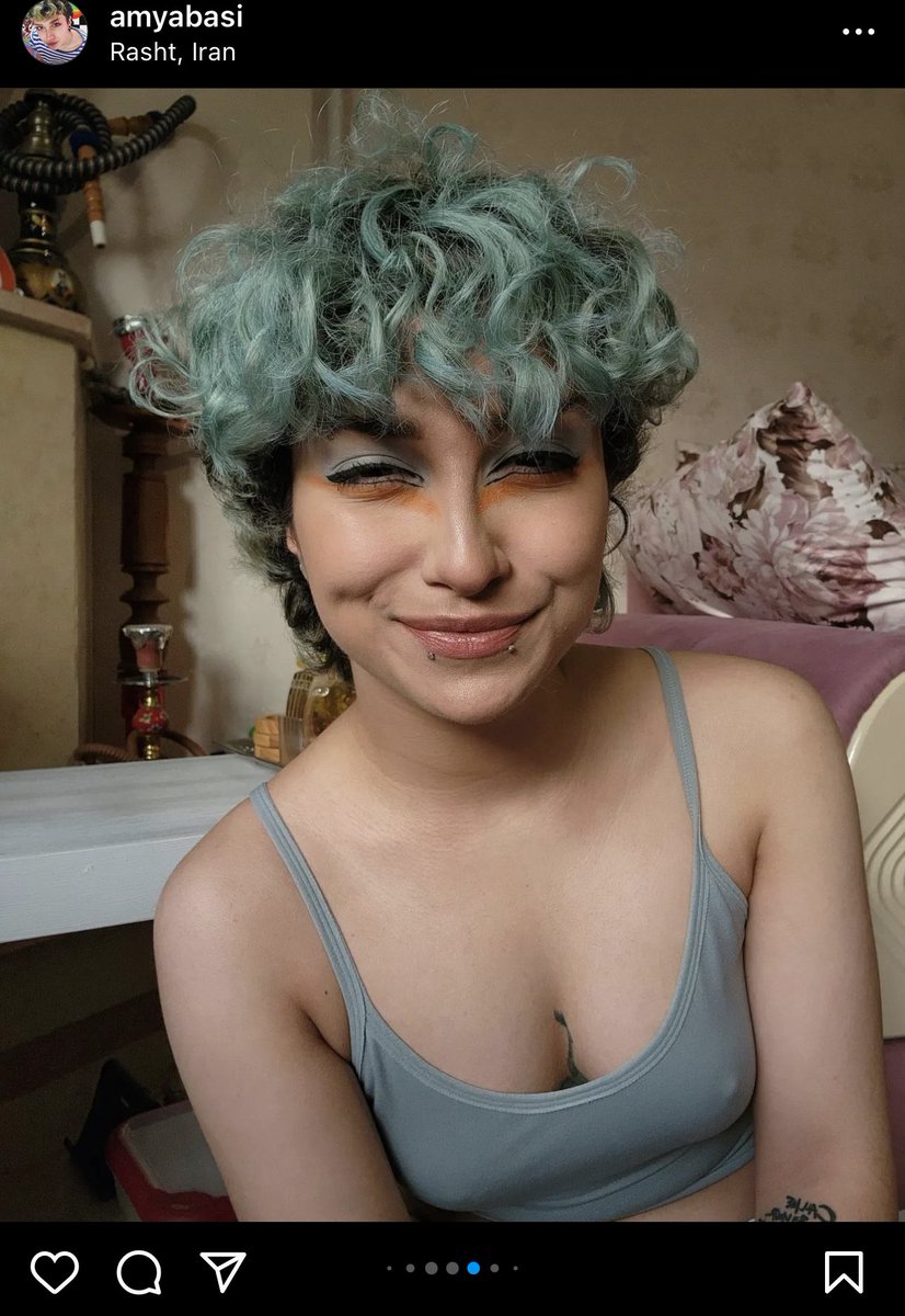 جالبه!
.#مهسا_امینی را  میکشن  بخاطر بی حجابی 
.#آرمیتا_عباسی  با لباس نیمه باز تو دنیای مجازی عادیسازی و سرگرم میکنه، کاسبی میکنه کسی کاریشم نداره!
نمیگم باید اذیتش کنن. میگم ی چیزی این وسط درست نیست. هر زندانی آزاد شده ای، واقعی نیست. گوسفند نباشیم (: