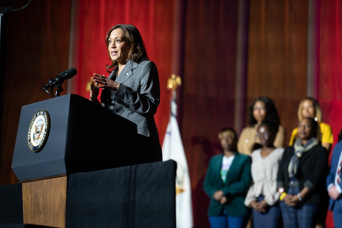 VP46Archive's tweet photo. An important week focused on lowering costs for families, hearing from our nation’s young leaders, and fighting for reproductive freedom. https://t.co/svdnmy6RRP