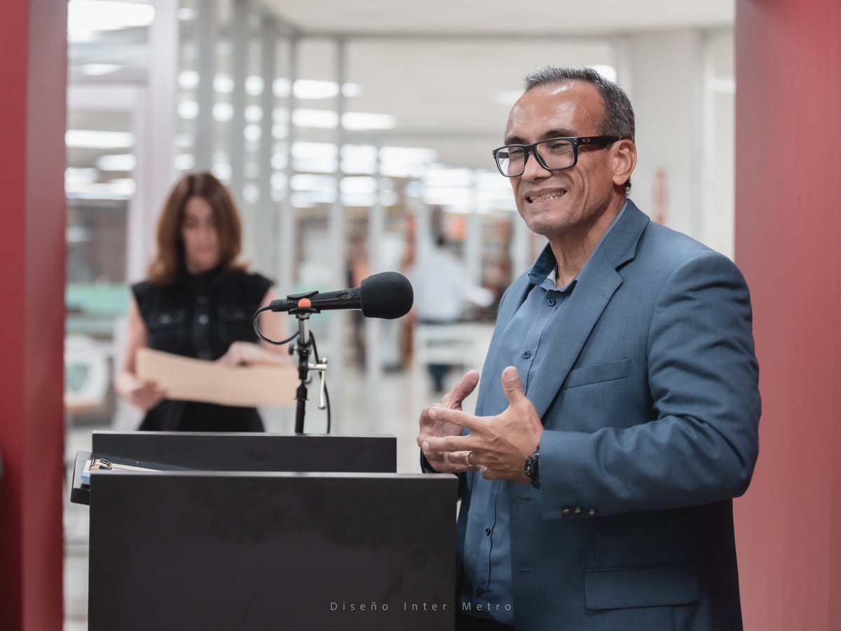 diintermetro's tweet photo. Les compartimos imágenes de la presentación del libro El Tefo Alzó Vuelo, una entrevista a Rafael Tufiño de nuestra profesora la Dra. Isaura Díaz
Agradecimientos a todos por asistir y participar en este homenaje.
Pendientes a la semana para más contenido. 

#rafaeltufiño https://t.co/CbtMb0cUJT