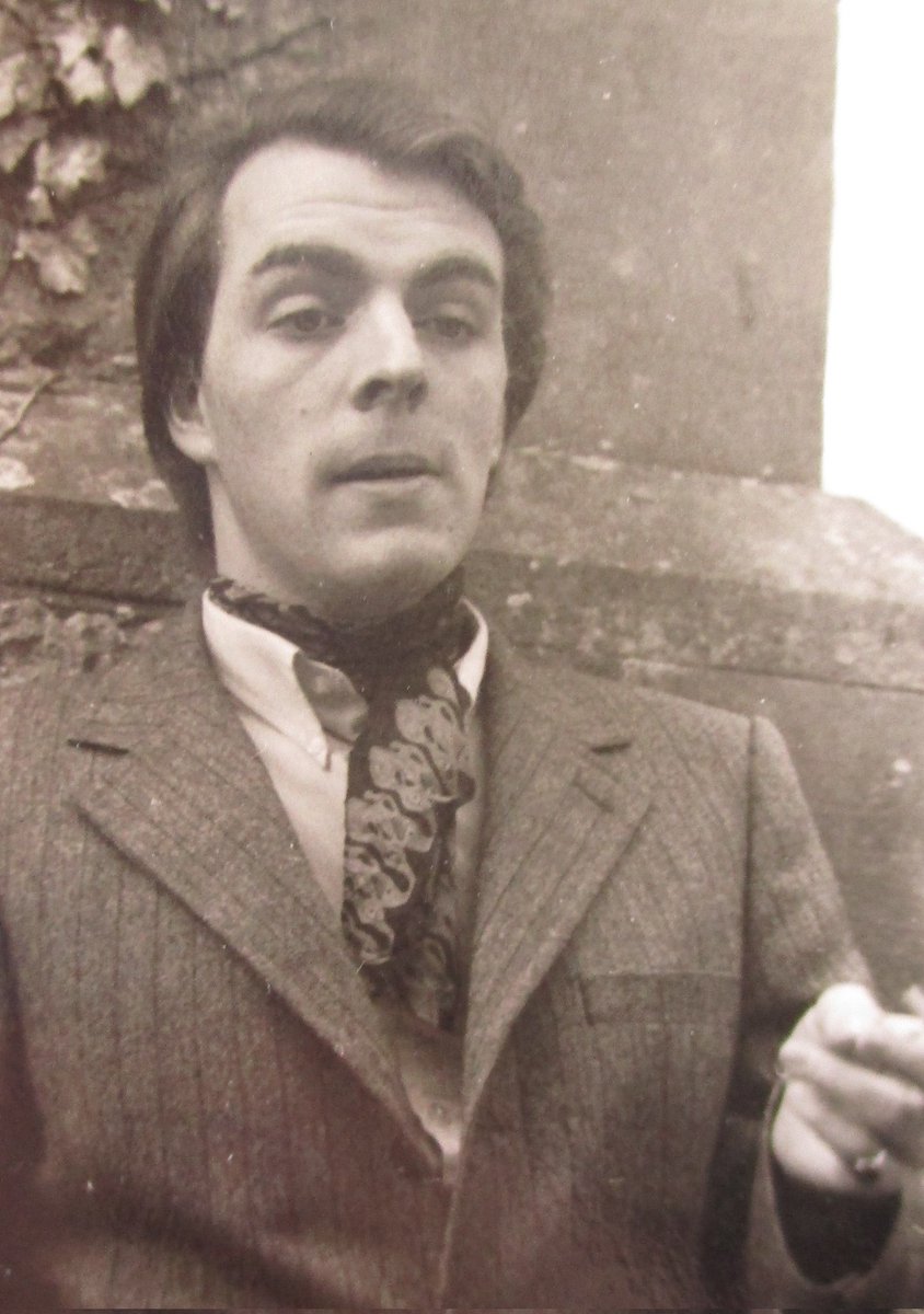 bslade1969's tweet photo. While sorting files for a new laptop, found a few pics of the late, great Simon Cadell that didn't quite make it into the final product. @GylesB1 @JeffHolland07 #simoncadell #croftandperry #hidehi https://t.co/e5xrAFjwvB