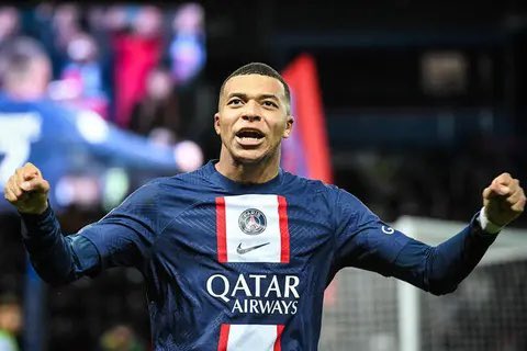 MediaParisien's tweet photo. MBAPPÉ DEVIENT LE MEILLEUR BUTEUR DE L’HISTOIRE DU PSG À SEULEMENT 24 ANS 🇫🇷 https://t.co/5UumoE0hNQ