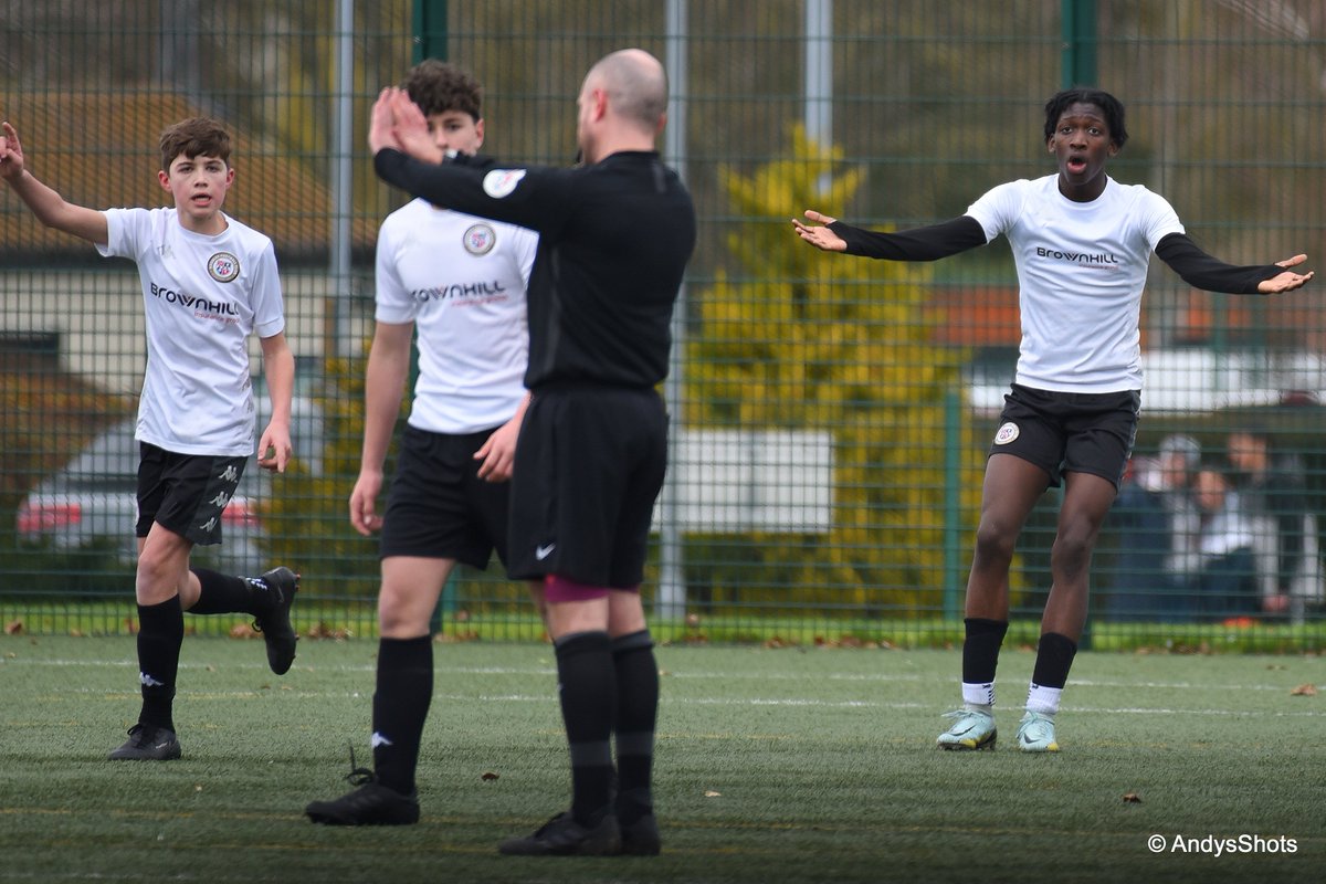 The <a href="/KentYouthLeague/">KentYouthLeague</a> U14's 🏆Final awaits <a href="/bromleyfc/">Bromley FC</a> following their clinical win🆚a battling <a href="/MetrogasFC/">Metrogas FC</a> 
Match played in an excellent spirit, please follow link to view photos📸andyclay7.wixsite.com/andysshots/bro…
<a href="/bromleyfcyouth/">Bromley FC Youth</a>  <a href="/Nickinokeynoo/">Nicola</a> 
<a href="/RyanCanty/">Ryan Canty</a> <a href="/timmorgan1002/">Tim Morgan</a> <a href="/NonLeagueCrowd/">Non League Crowds</a>
