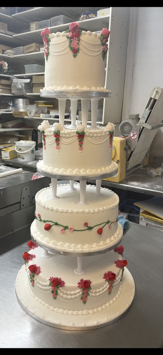 Loved making the wedding cake for #callthemidwife