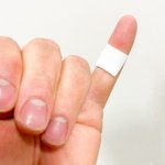 花粉症で悩む方必見!湿布を小指に貼るだけの対処法。