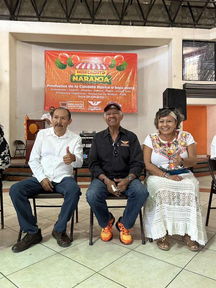 TrabajadoresGro's tweet photo. #Entérate estamos en el #MercaditoNaranja #Chilpancingo con esta ya se suman 6 ediciones seguidas en Guerrero. Somos #ElMovimientoDeLaAlegría 👍🏻🧡🍊 https://t.co/4dpqkEoFDN