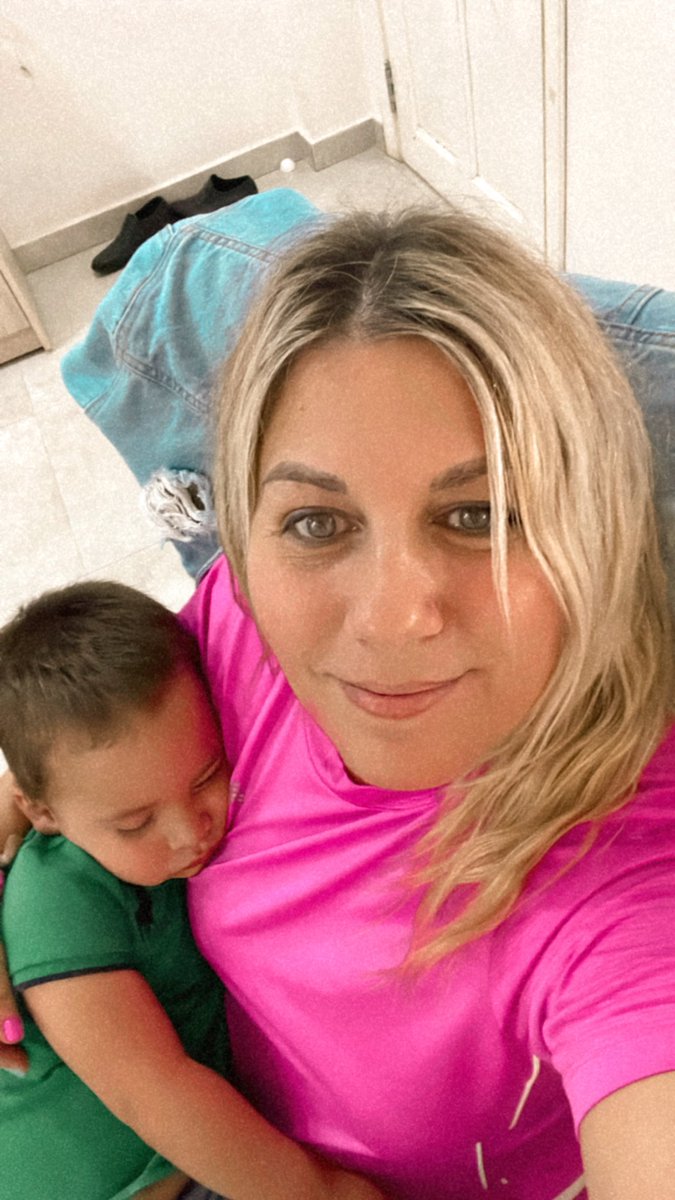 MartaSoriaB's tweet photo. Mi pequeño terremoto rendido por un rato, soy feliz, bendecida y agradecida por tanto! Feliz tarde gente! 🙏🏼🥰💙🙌🏼 Se los quiere. Bendiciones y milagros 🫶🏻💫#FelizTarde #MiTutu ♥️ https://t.co/1GEcKZubfu