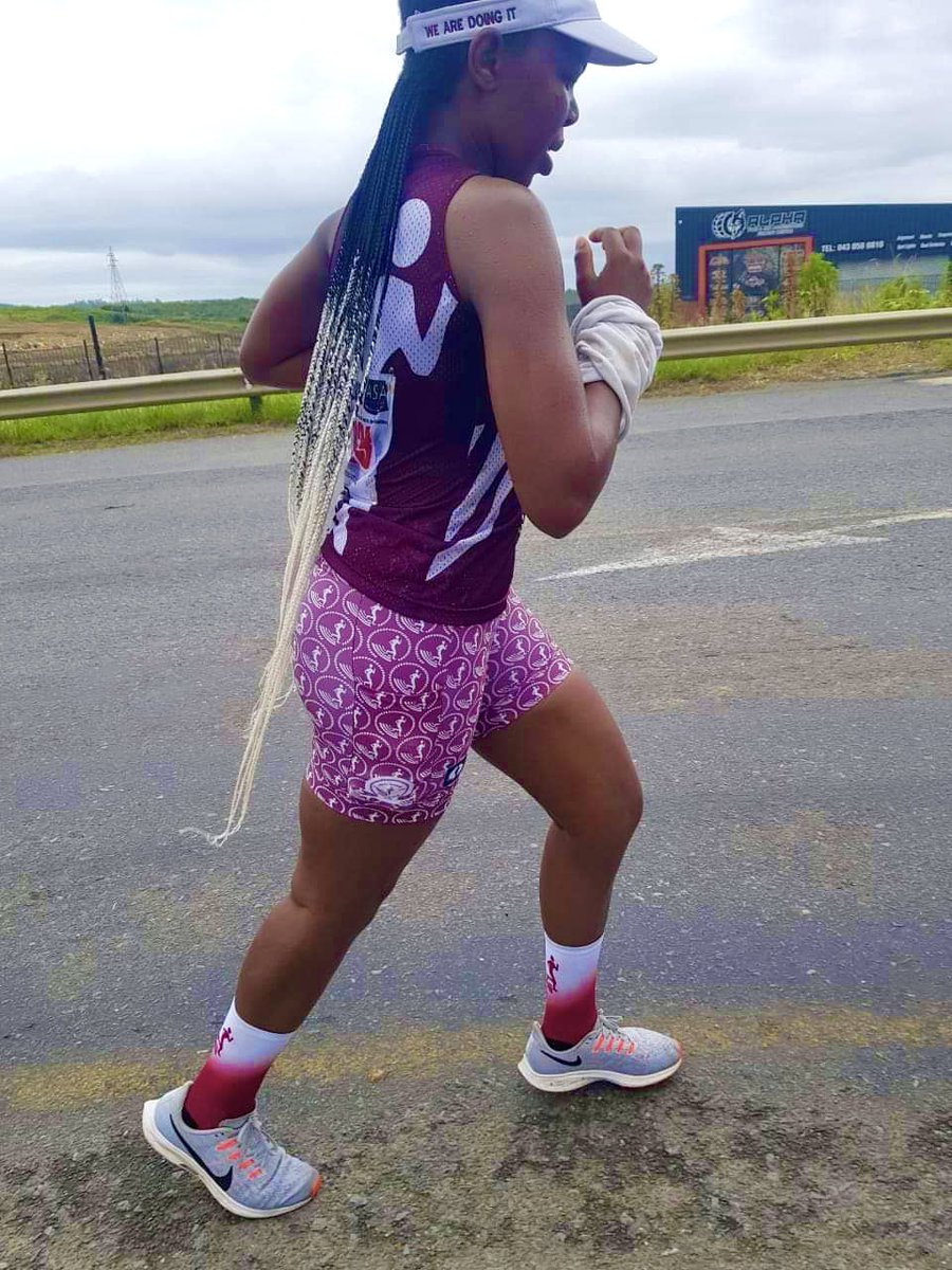 Lethuntwendala's tweet photo. So I qualified you guys! 😜 it was race day. It was a busy weekend hey.

#BuffsMarathon2023 #RaceDay #IPaintedMyRun #TrapnLos #EasyDoesIt #EasyPace #MarathonRace #PBAchieved #NewPR #42km #OwnRace #OwnPace https://t.co/kG1Nyr4KMr